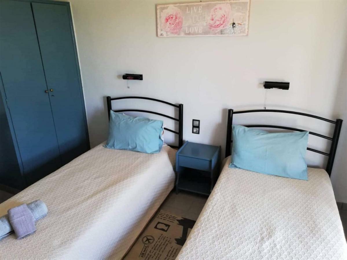 Issos Apartment